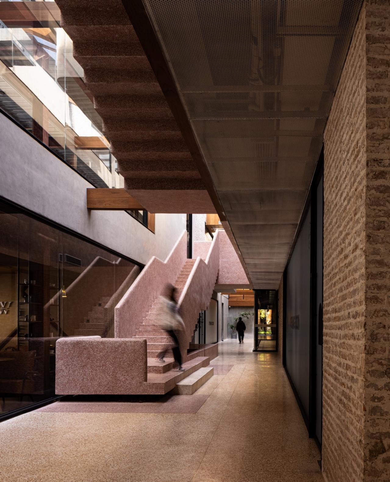 BIM建筑|动力车间 / 本哲建筑