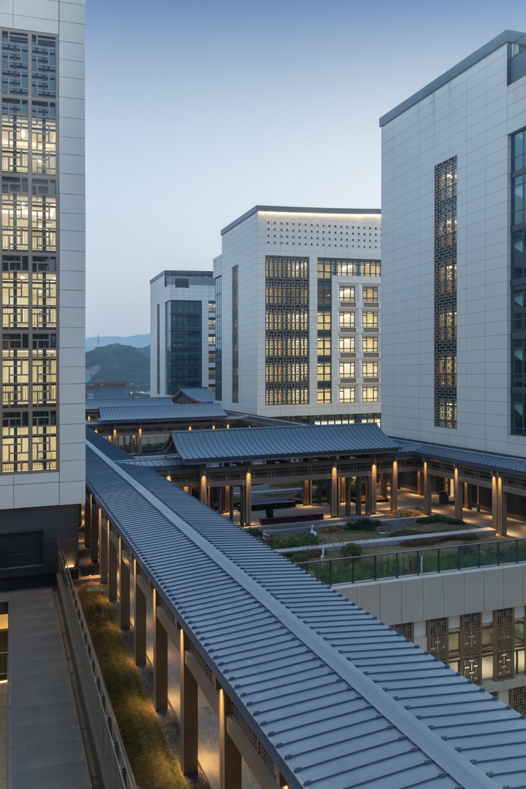 BIM建筑|深圳市中医院光明院区 / 孟建民团队