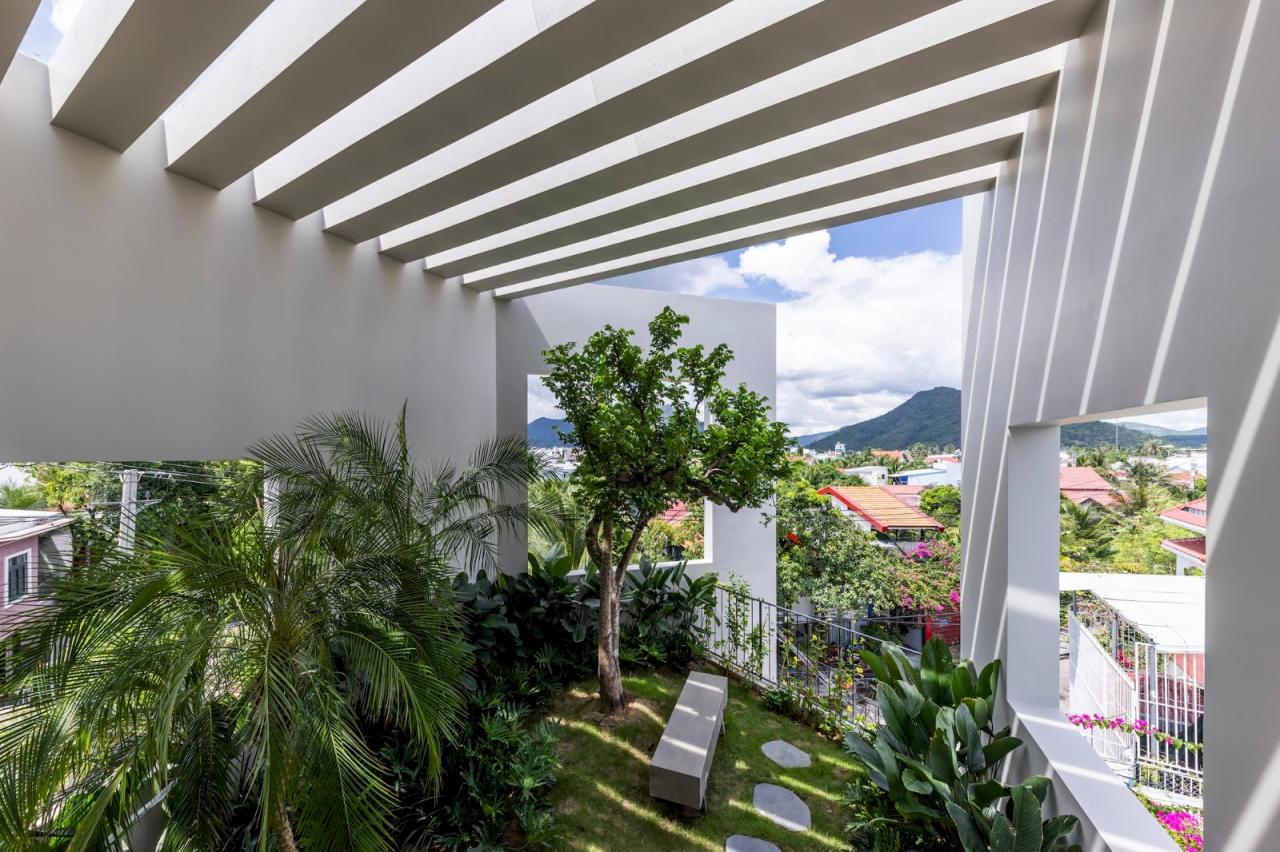 BIM建筑|天空花园别墅 / Pham Huu Son Architects