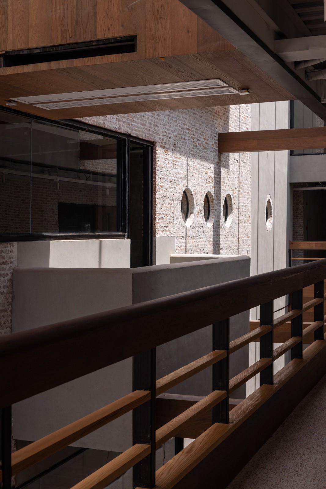 BIM建筑|动力车间 / 本哲建筑