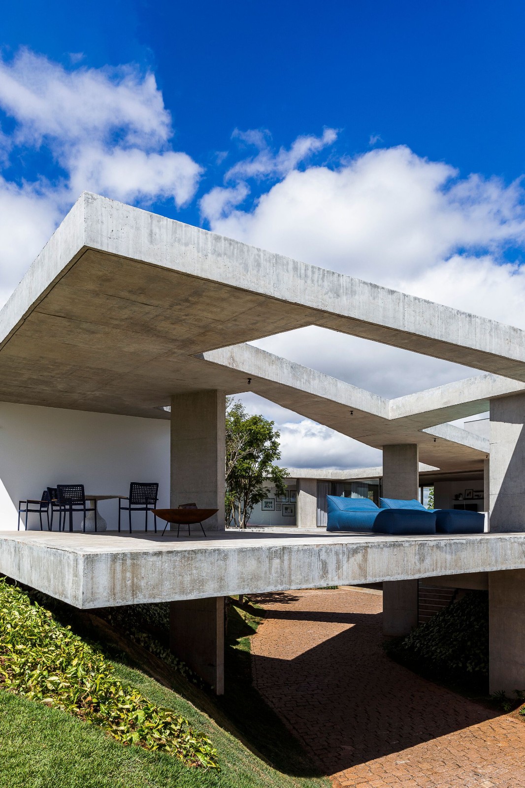 BIM建筑|减法屋 / FGMF