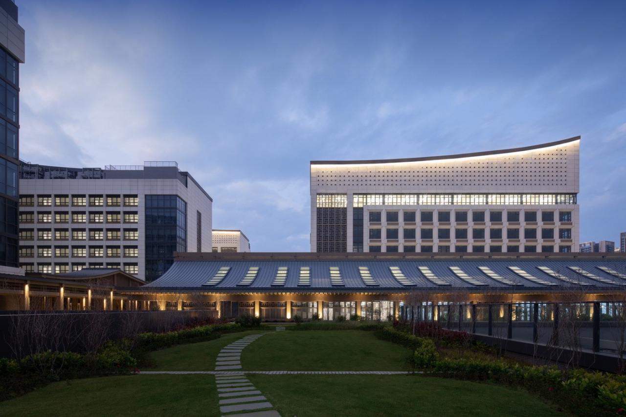 BIM建筑|深圳市中医院光明院区 / 孟建民团队