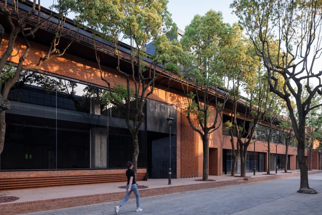 BIM建筑|动力车间 / 本哲建筑