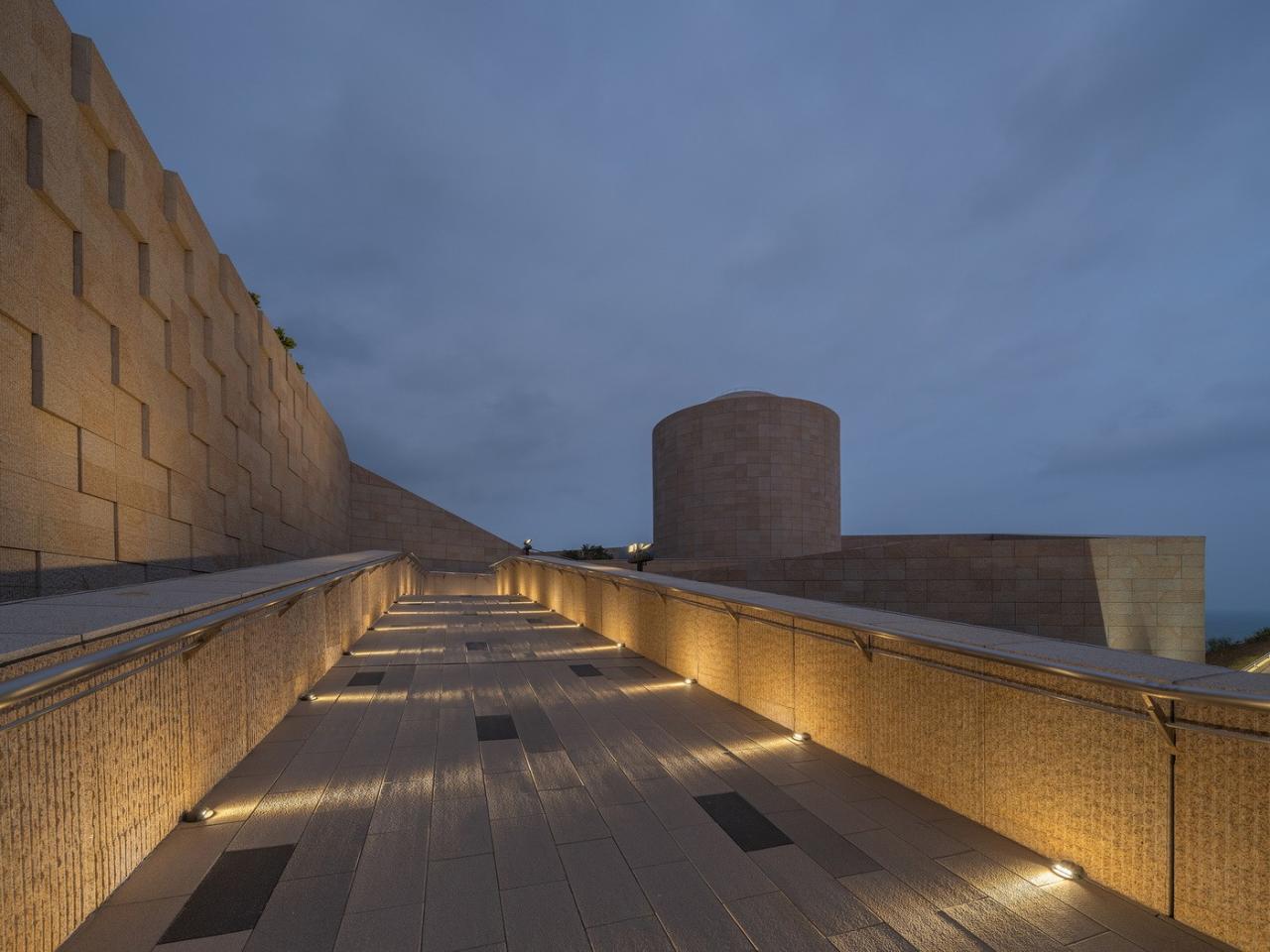 BIM建筑|大亚湾核能科技馆 / 易加独特视野 + 华艺设计