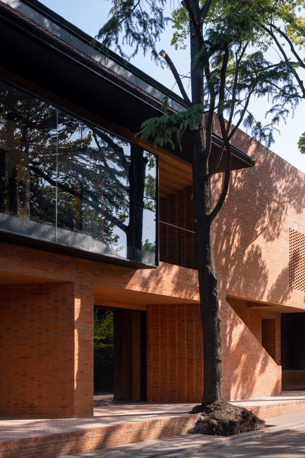 BIM建筑|动力车间 / 本哲建筑