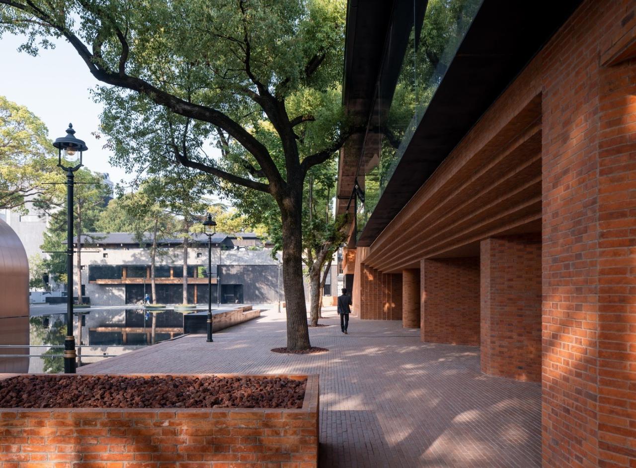 BIM建筑|动力车间 / 本哲建筑