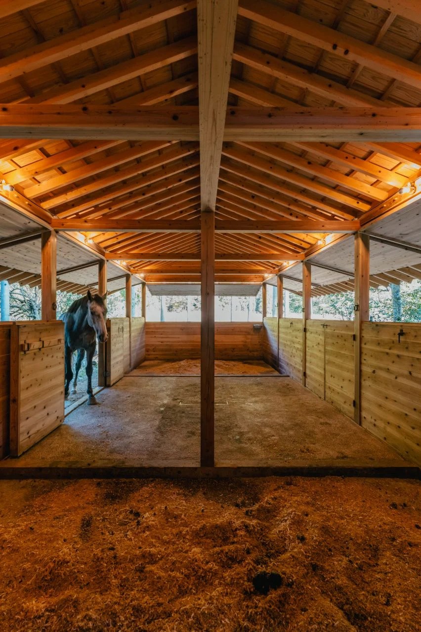 BIM建筑|2m26设计以传统日本木工为特色的马厩