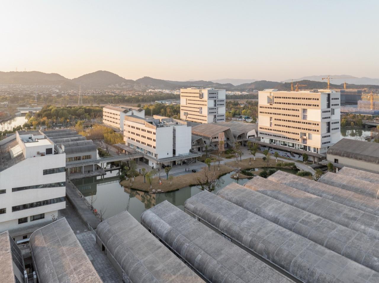 BIM建筑|中国美术学院良渚校区一期全场落成 / 非常建筑