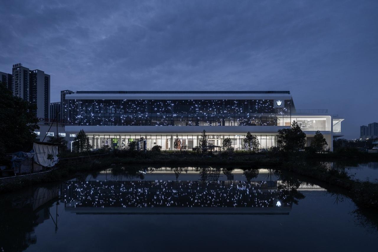 BIM建筑|充分考虑在地化和适应性，打造BMW宝马“绿星灯塔” / ARCHIHOPE
