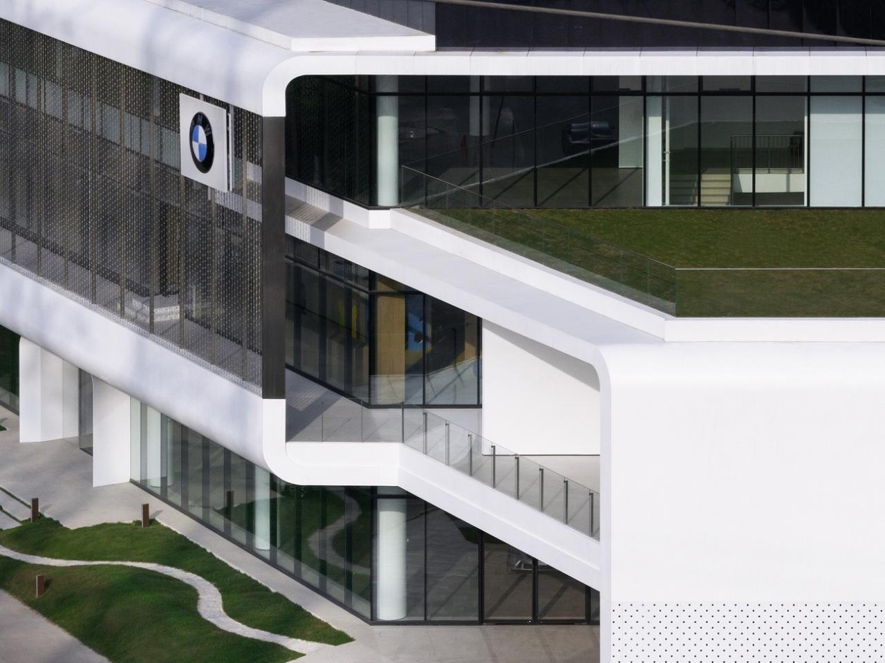 BIM建筑|充分考虑在地化和适应性，打造BMW宝马“绿星灯塔” / ARCHIHOPE