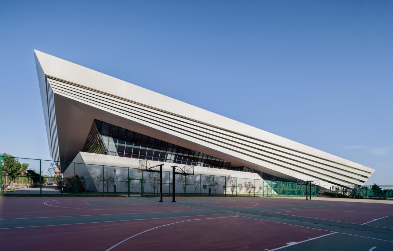 BIM建筑|白鹭齐飞 湿地展翼：渤海科技大学体育馆 /中科院建筑设计研究院有限公司