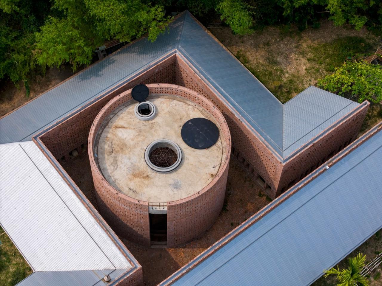 BIM建筑|陶俑工作室 / Tropical Space