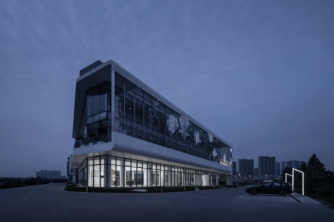 BIM建筑|充分考虑在地化和适应性，打造BMW宝马“绿星灯塔” / ARCHIHOPE