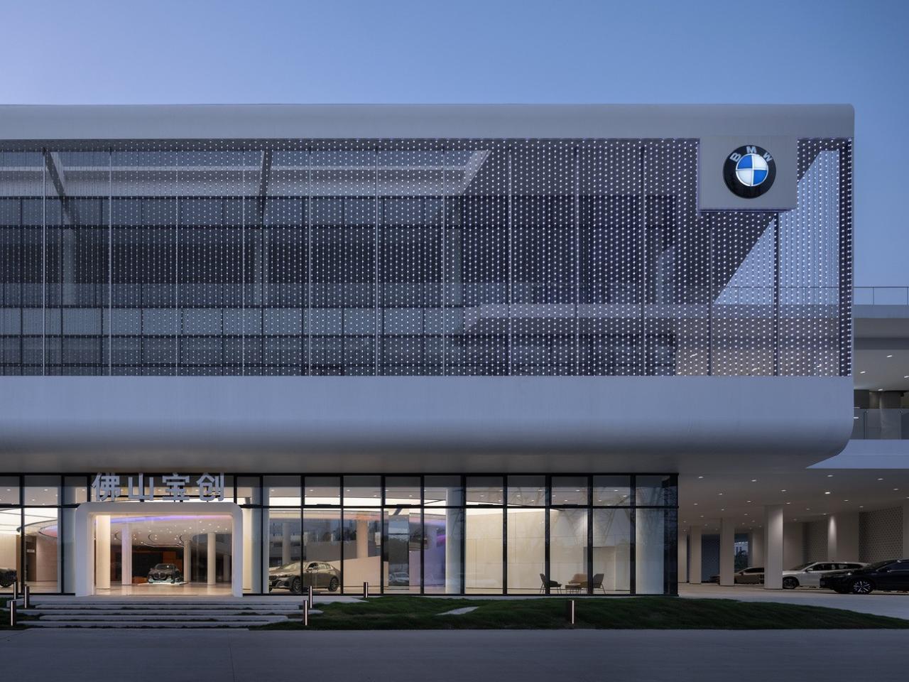 BIM建筑|充分考虑在地化和适应性，打造BMW宝马“绿星灯塔” / ARCHIHOPE