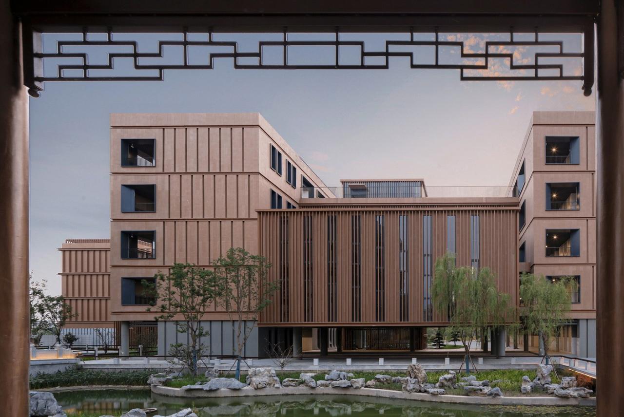 BIM建筑|江苏省梅村高级中学空港分校 / 华南理工大学建筑设计研究院