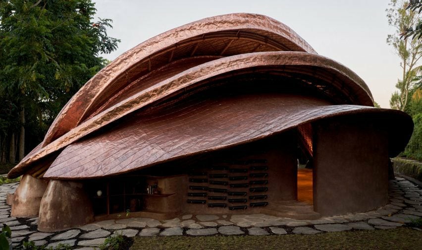 BIM建筑|伊布库设计铜包竹“花瓣”包裹冥想空间