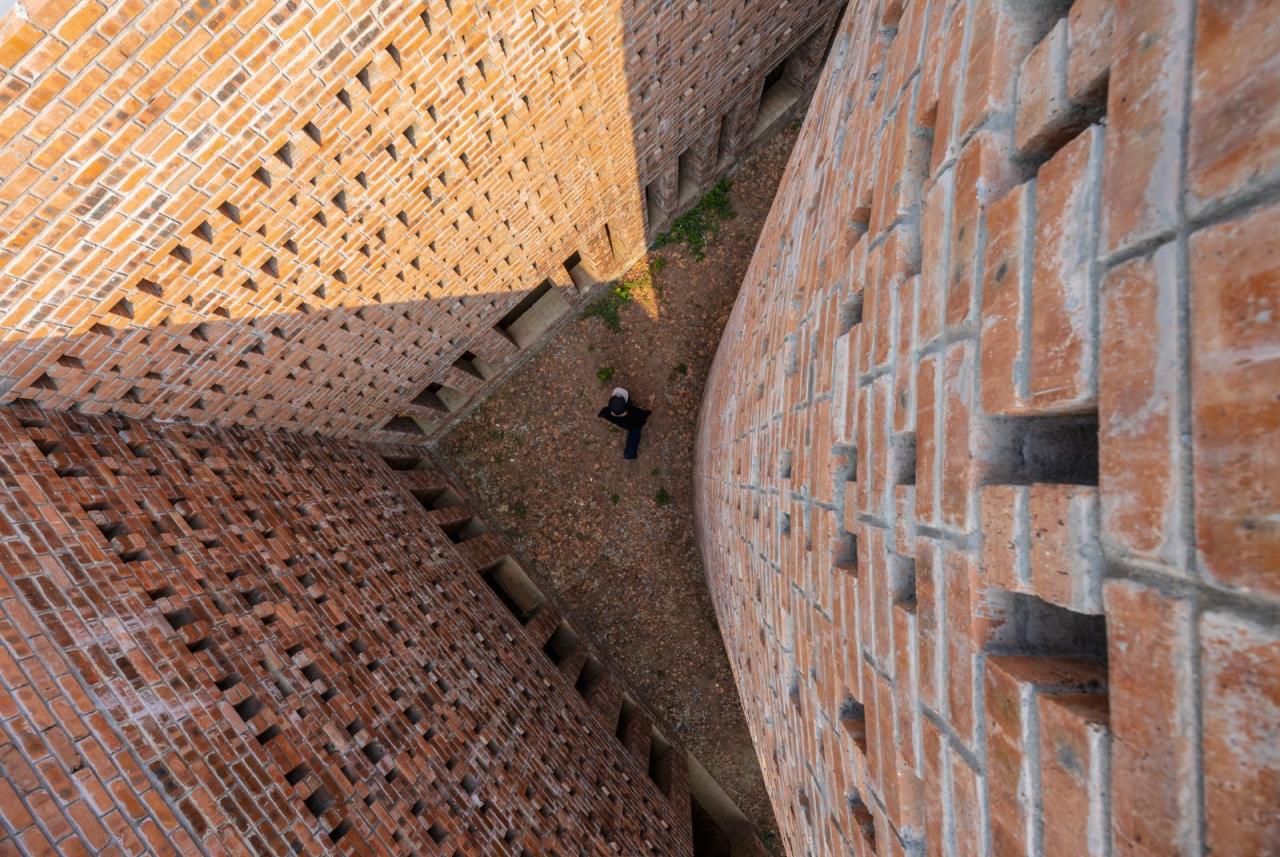 BIM建筑|陶俑工作室 / Tropical Space