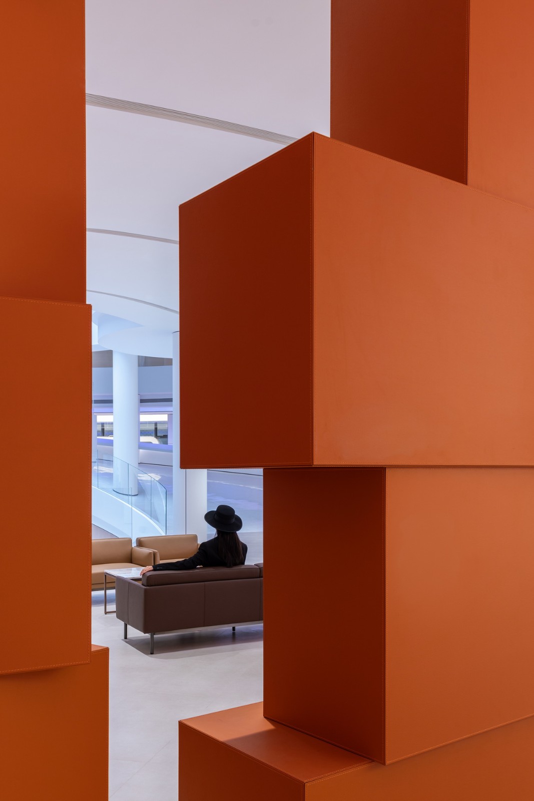 BIM建筑|充分考虑在地化和适应性，打造BMW宝马“绿星灯塔” / ARCHIHOPE