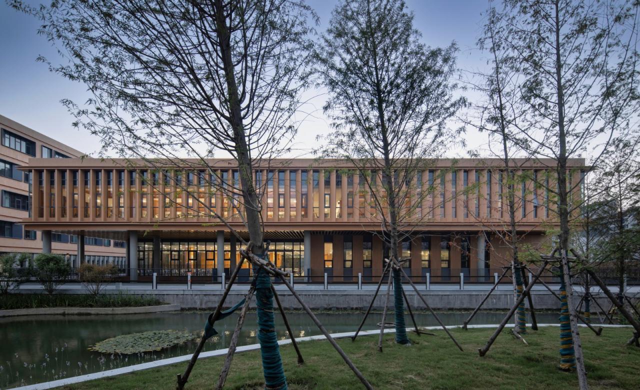 BIM建筑|江苏省梅村高级中学空港分校 / 华南理工大学建筑设计研究院