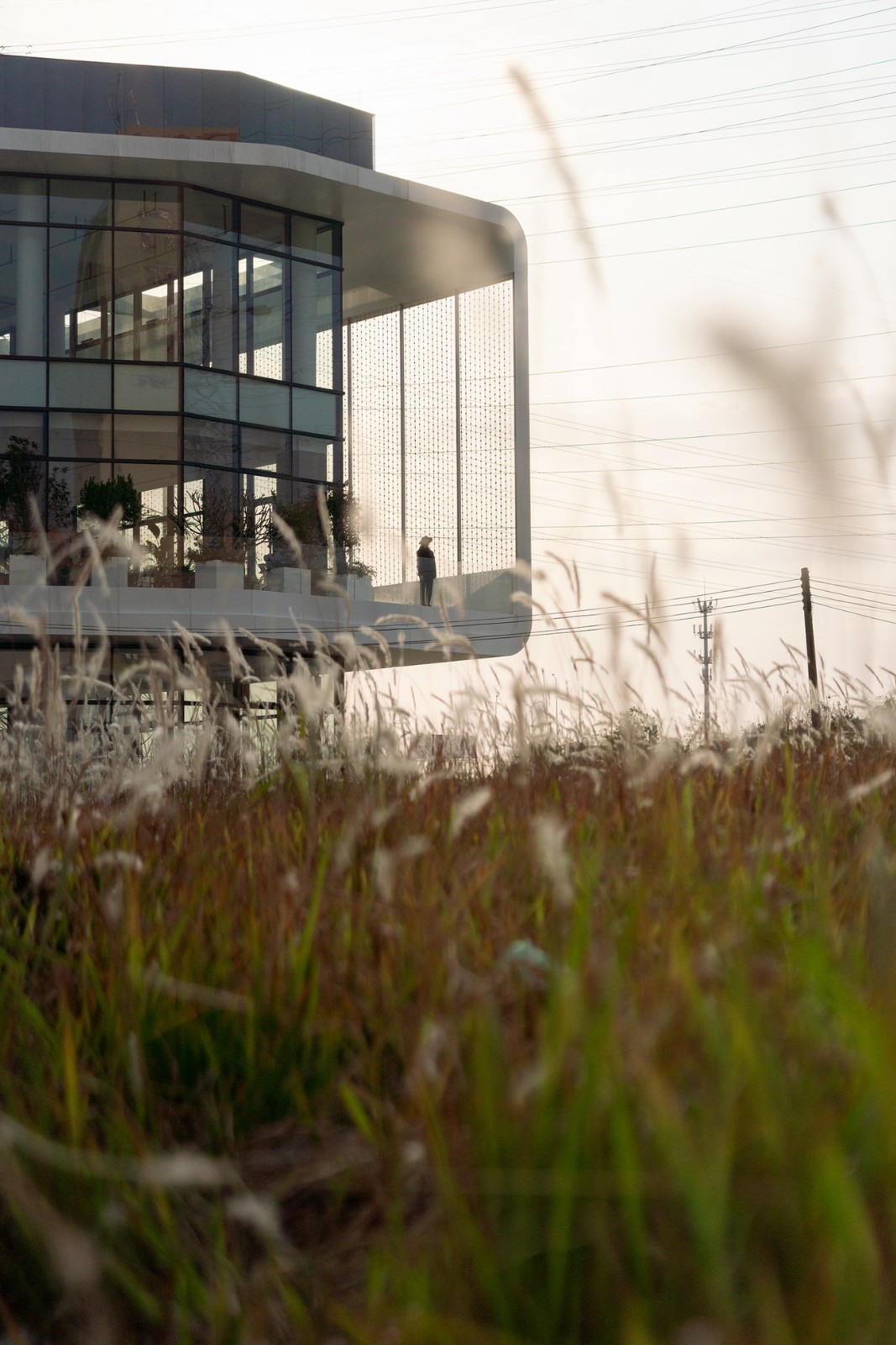 BIM建筑|充分考虑在地化和适应性，打造BMW宝马“绿星灯塔” / ARCHIHOPE