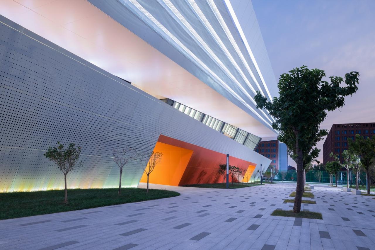 BIM建筑|白鹭齐飞 湿地展翼：渤海科技大学体育馆 /中科院建筑设计研究院有限公司