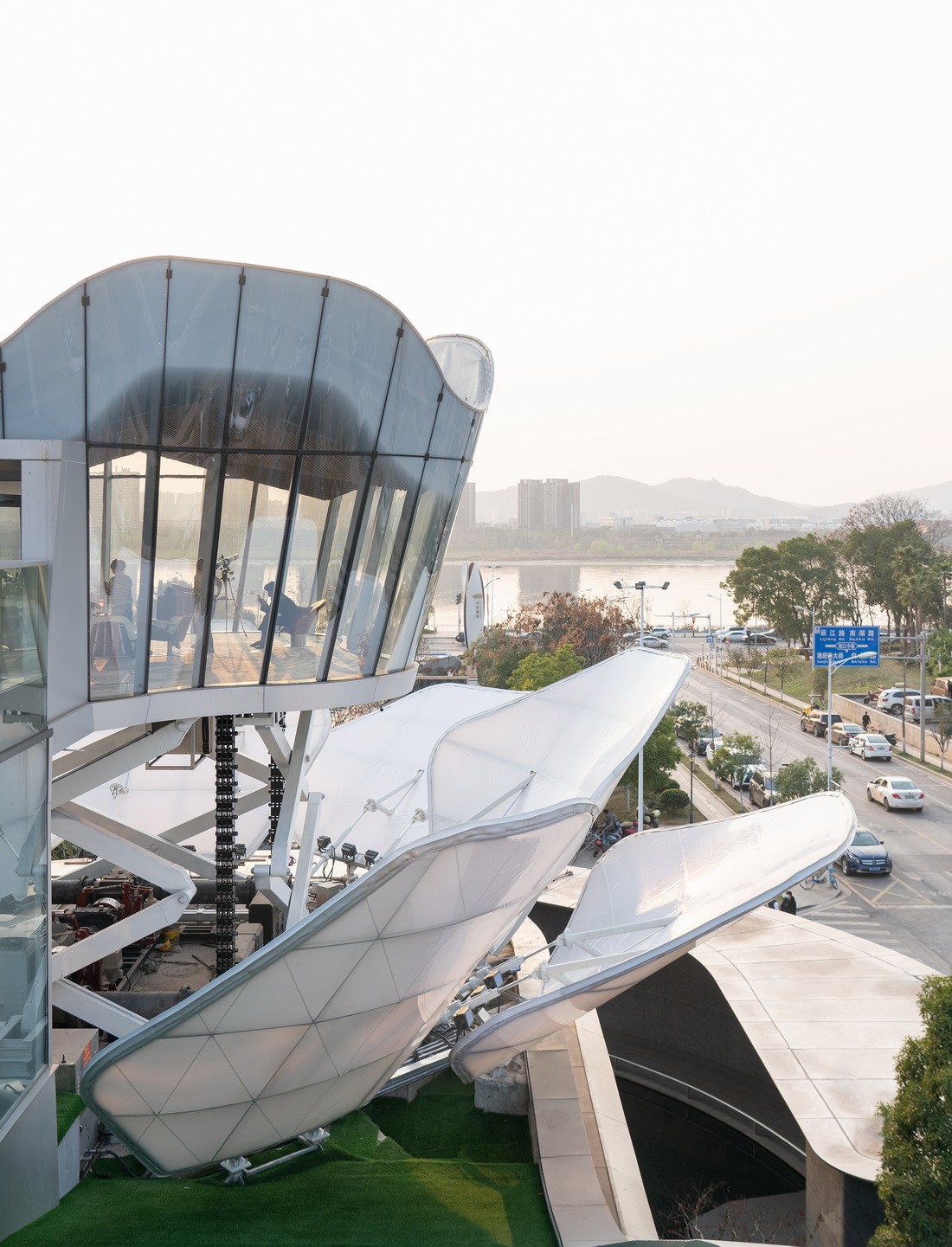 BIM建筑|整体可动的动态建筑：长沙“湘江之眼” / 朱培栋-line+建筑事务所