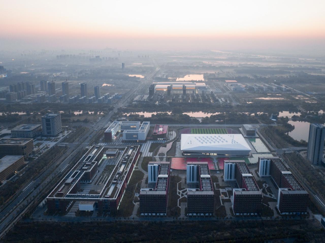 BIM建筑|白鹭齐飞 湿地展翼：渤海科技大学体育馆 /中科院建筑设计研究院有限公司