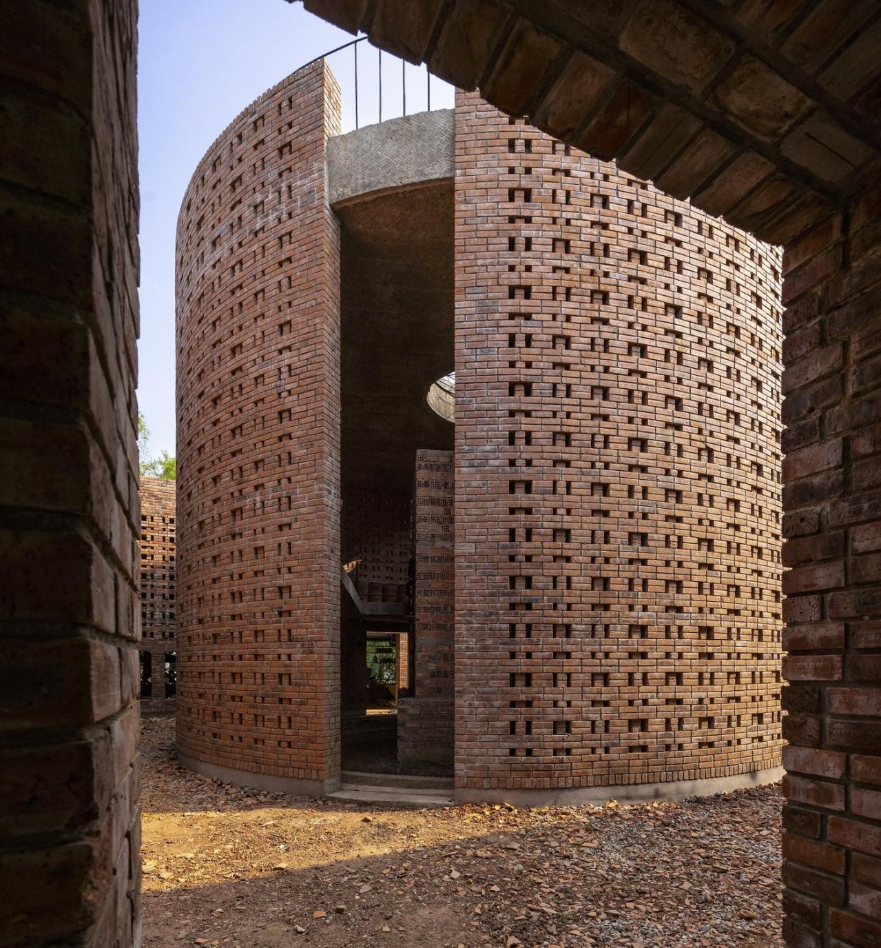 BIM建筑|陶俑工作室 / Tropical Space