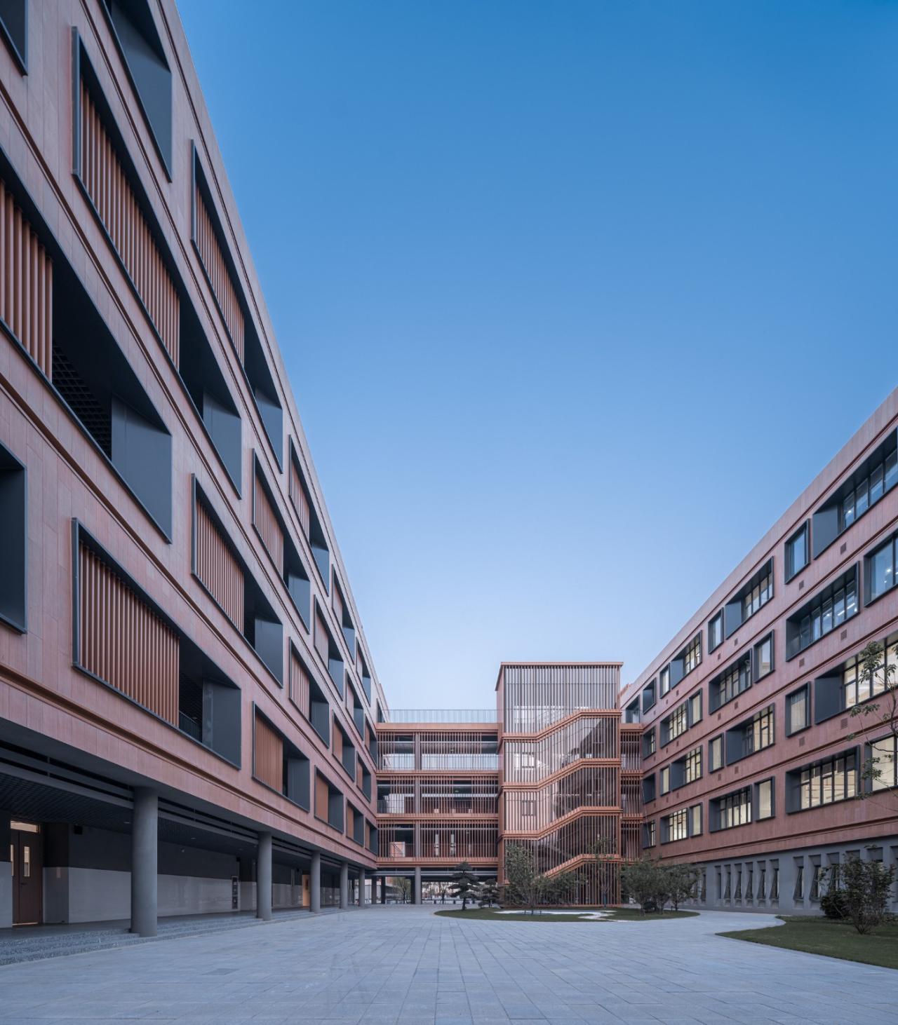 BIM建筑|江苏省梅村高级中学空港分校 / 华南理工大学建筑设计研究院