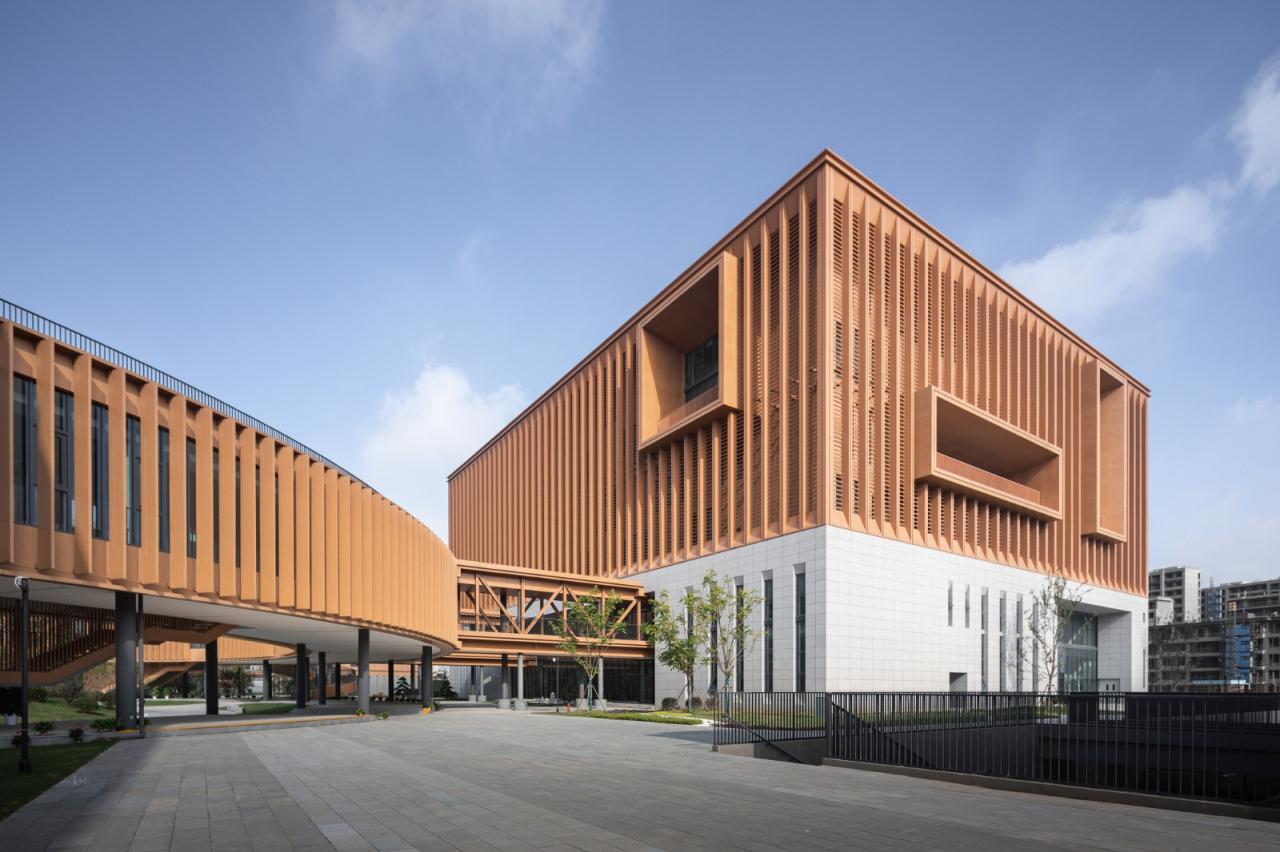 BIM建筑|江苏省梅村高级中学空港分校 / 华南理工大学建筑设计研究院