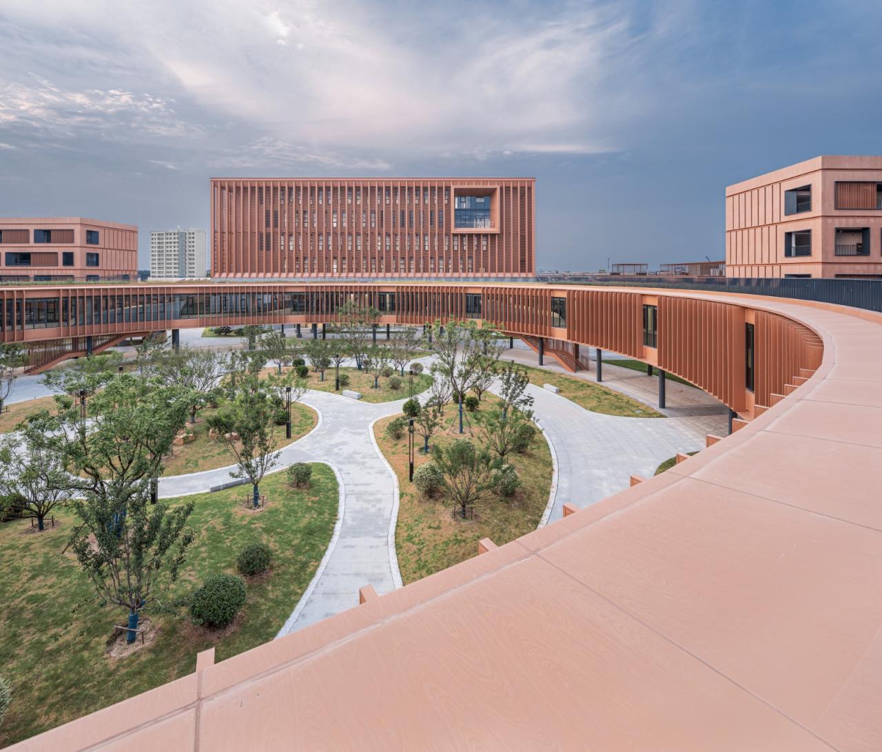 BIM建筑|江苏省梅村高级中学空港分校 / 华南理工大学建筑设计研究院