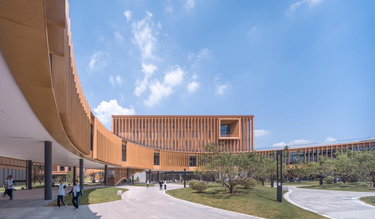 BIM建筑|江苏省梅村高级中学空港分校 / 华南理工大学建筑设计研究院