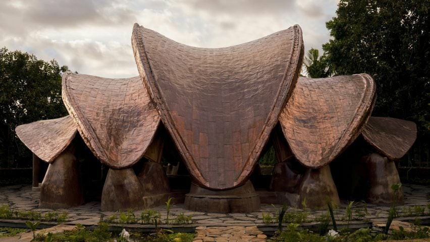 BIM建筑|伊布库设计铜包竹“花瓣”包裹冥想空间