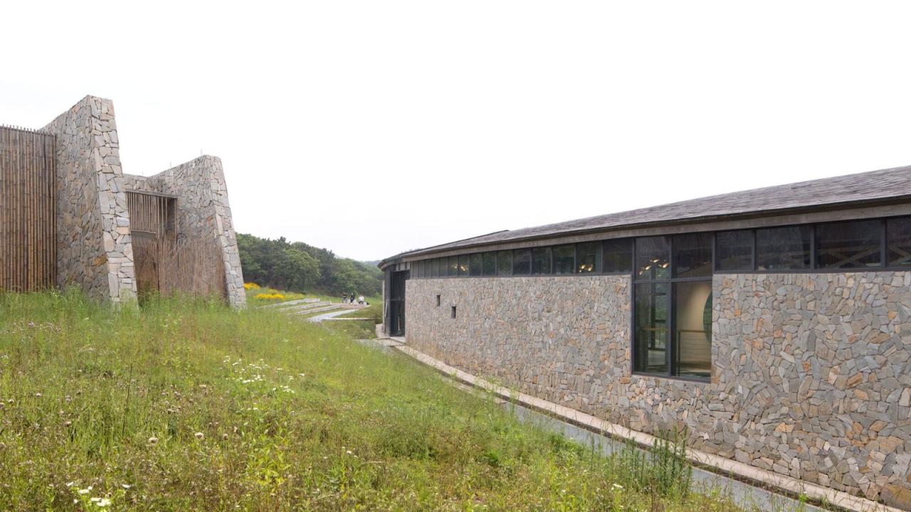 BIM建筑|驻龙山游客中心 / Aurelien Chen