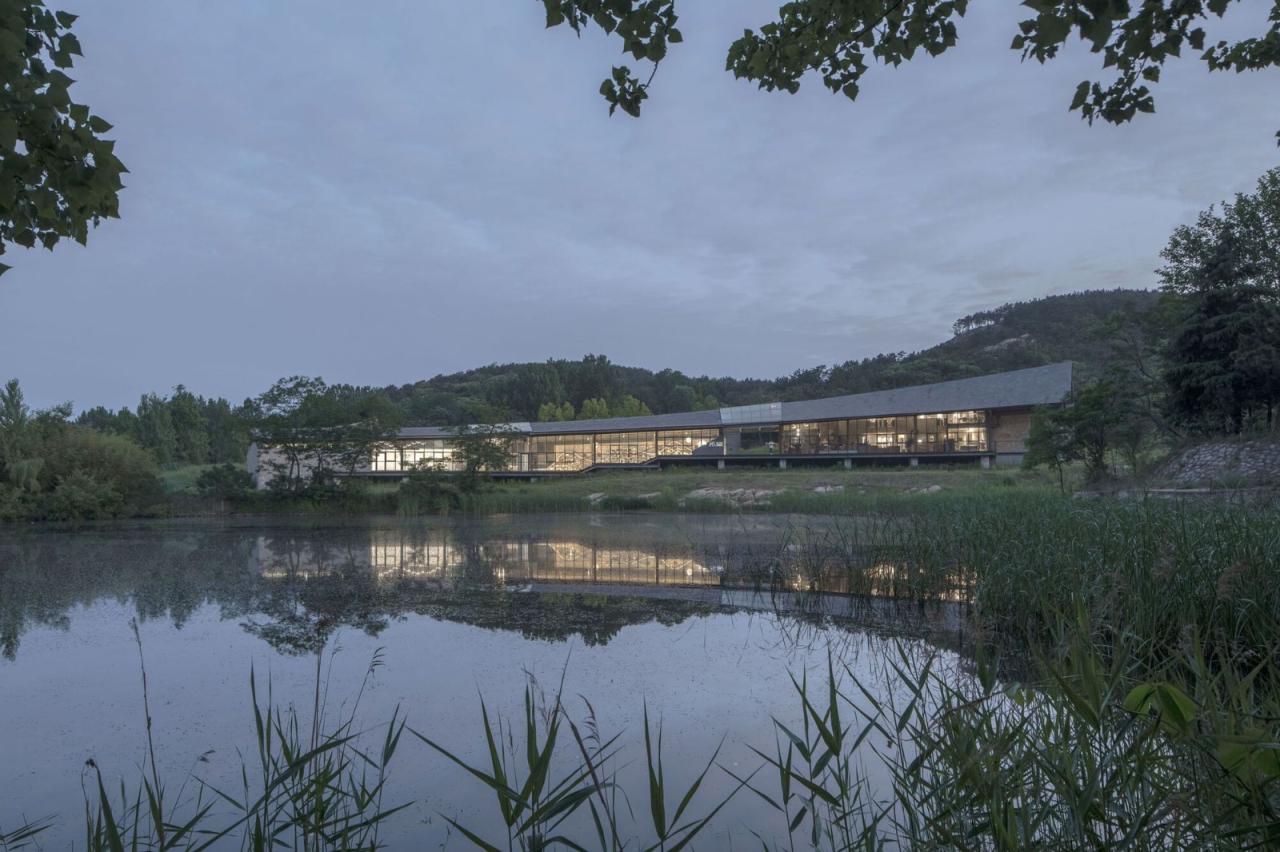 BIM建筑|驻龙山游客中心 / Aurelien Chen