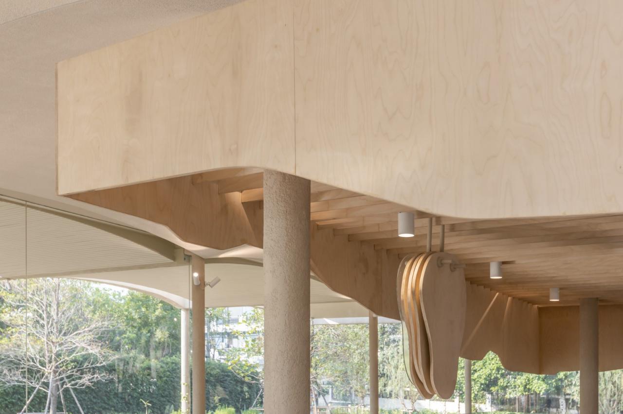 BIM建筑|小火炉&小树桩咖啡店和游乐场 / NITAPROW