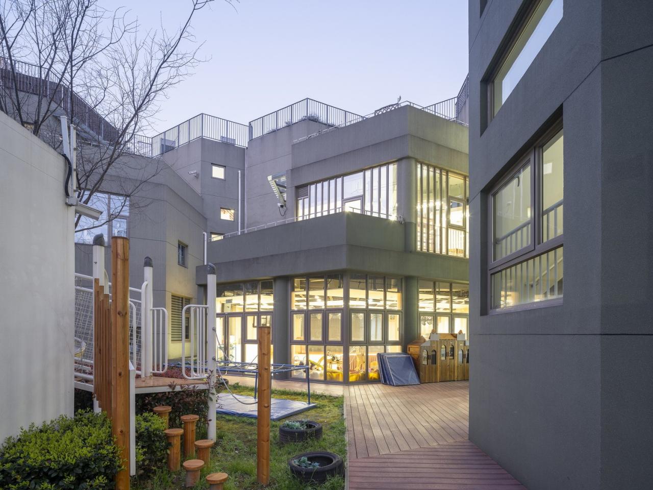 BIM建筑|静安余姚路幼儿园分部 / 刘宇扬建筑事务所