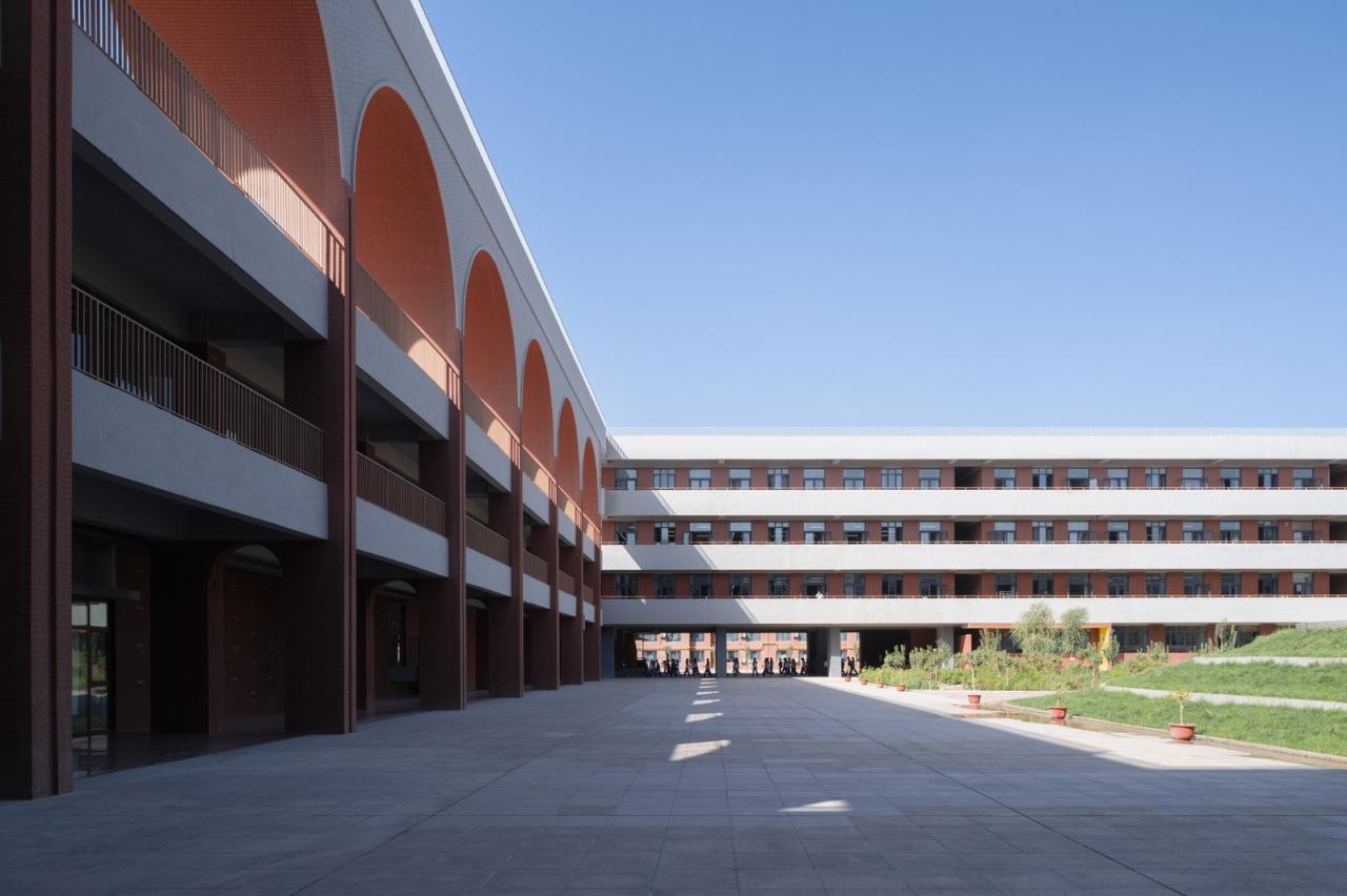 BIM建筑|华山中学博古其校区 / 荣朝晖工作室