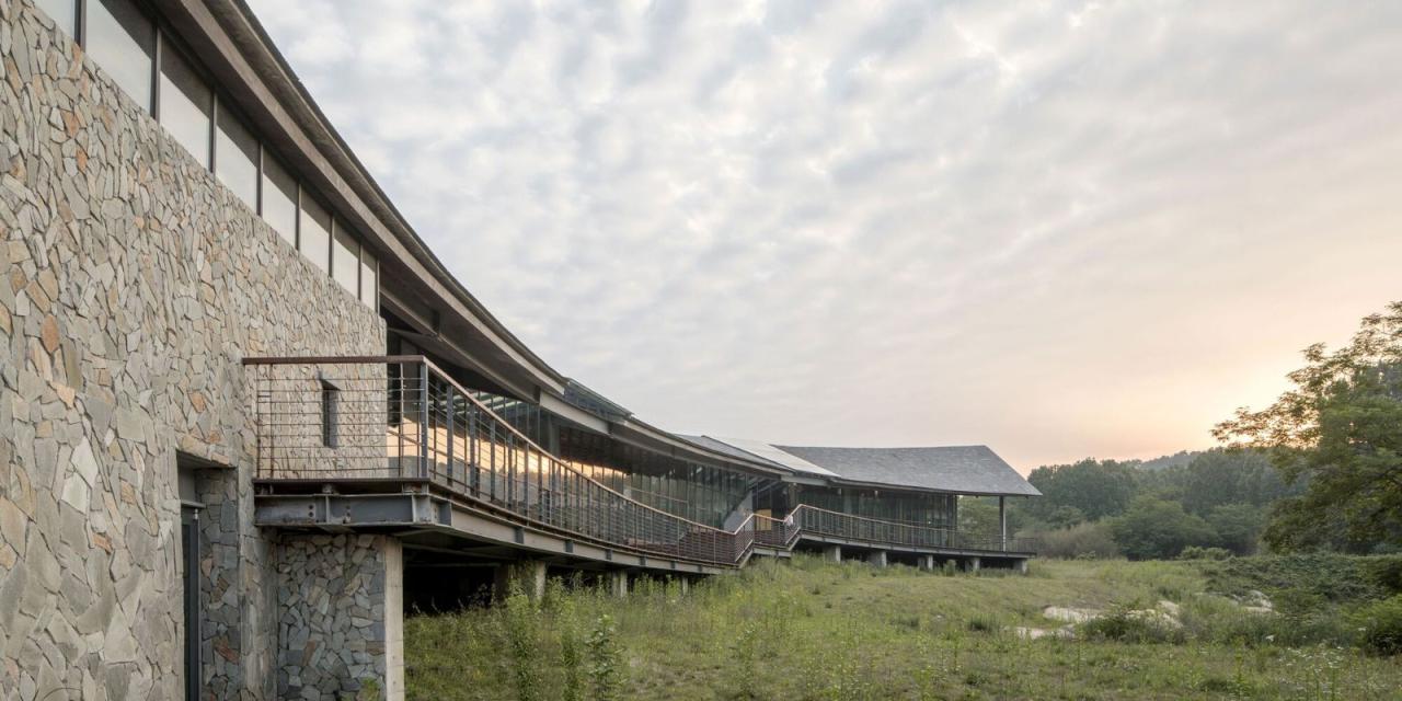 BIM建筑|驻龙山游客中心 / Aurelien Chen