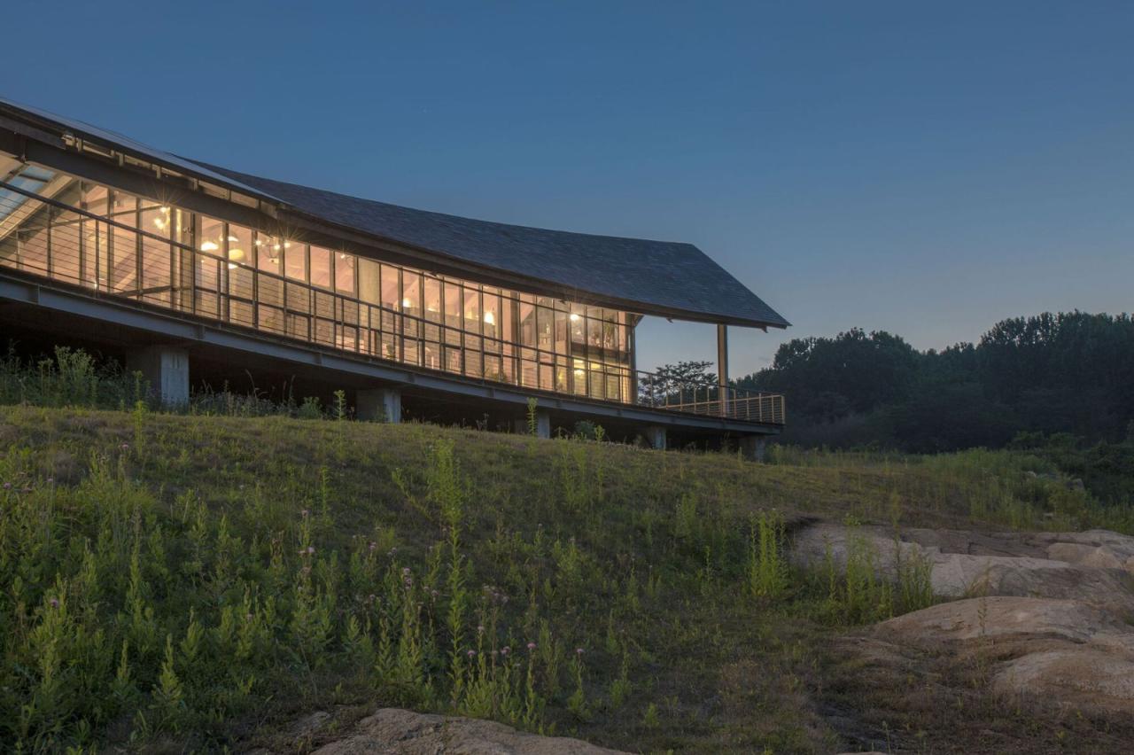 BIM建筑|驻龙山游客中心 / Aurelien Chen