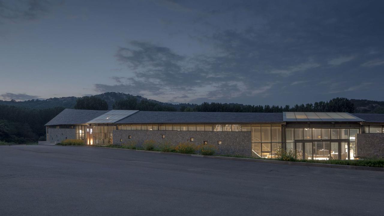 BIM建筑|驻龙山游客中心 / Aurelien Chen