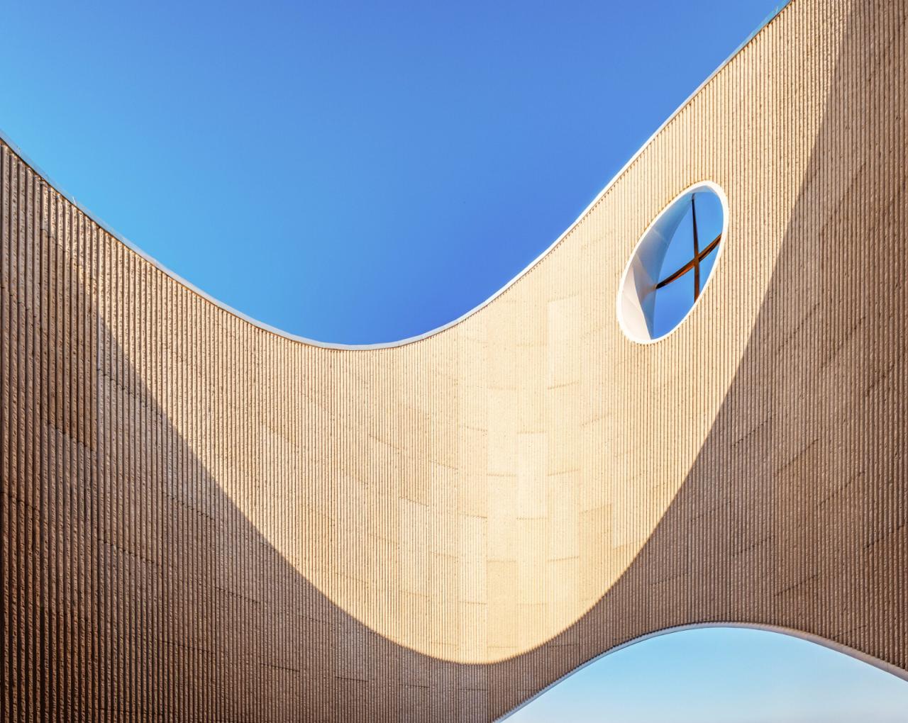 BIM建筑|巨龙山教堂 / INUCE • Dirk U. Moench