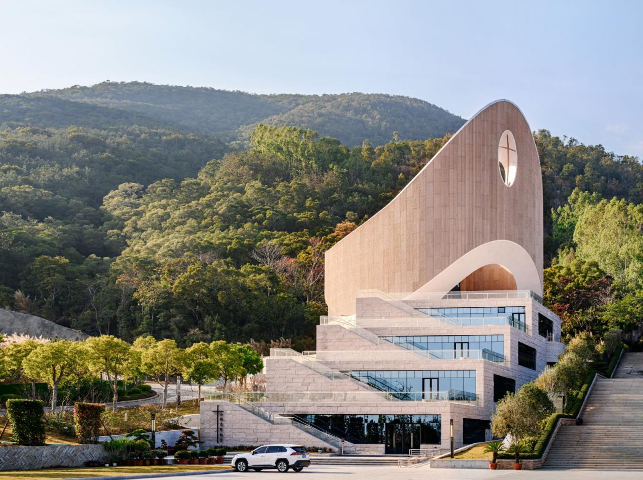 BIM建筑|巨龙山教堂 / INUCE • Dirk U. Moench