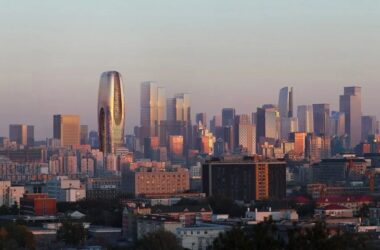 BIM建筑|扎哈工作室为西安超高层设计“山边瀑布”-BIM建筑网