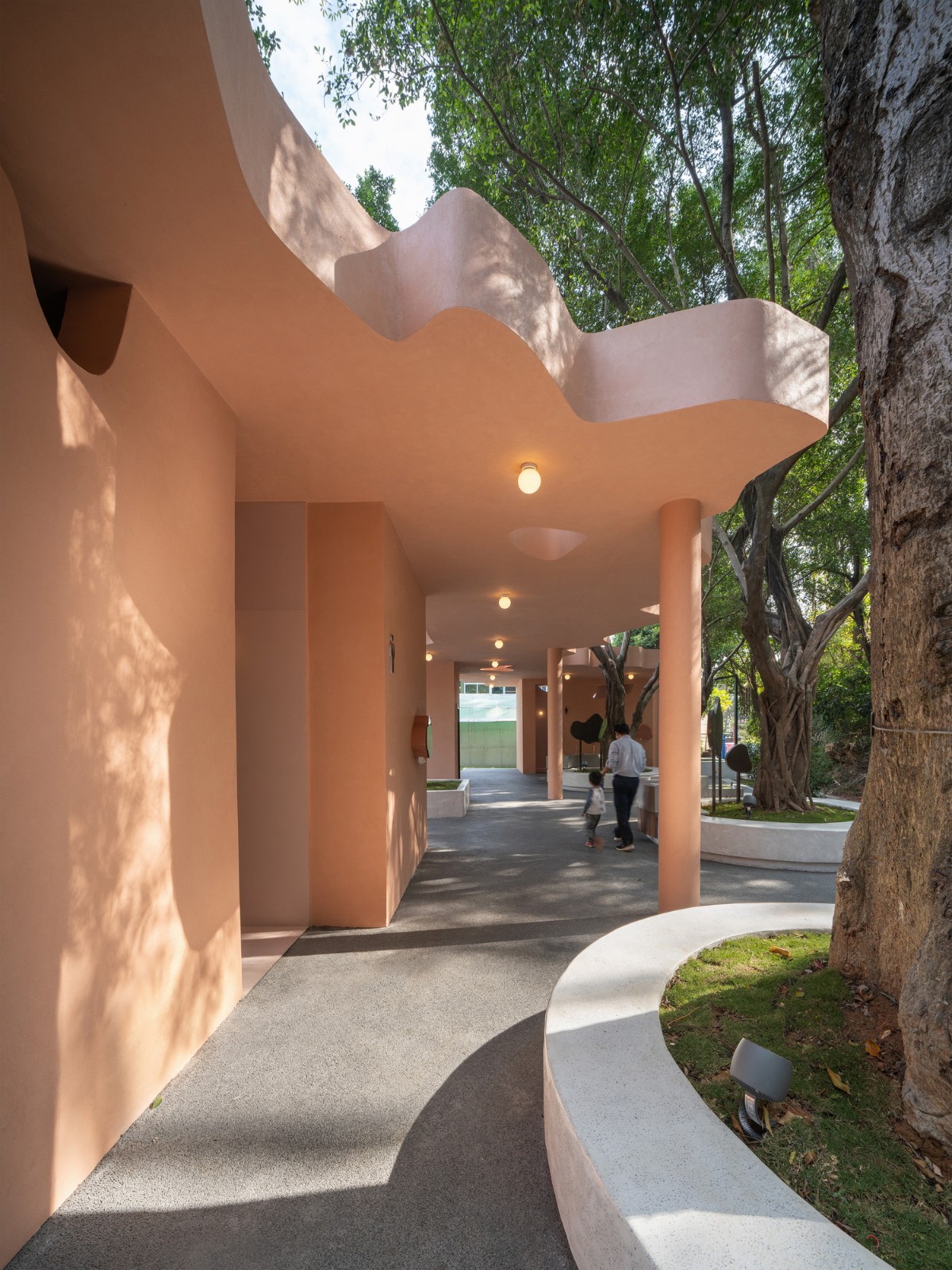 BIM建筑|绯影.驿站：石芽岭公园配套 / Studio 10