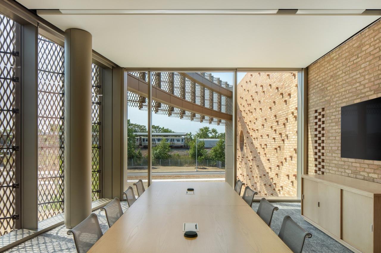 BIM建筑|芝加哥公园区总部和体育馆 / John Ronan Architects