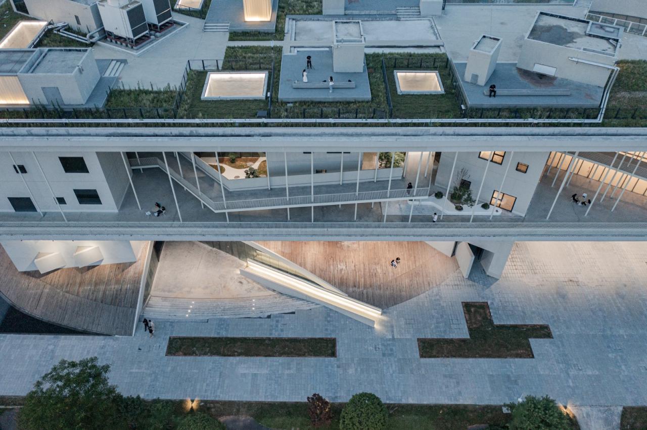 BIM建筑|湖南广电芒果马栏山广场 / 地方工作室