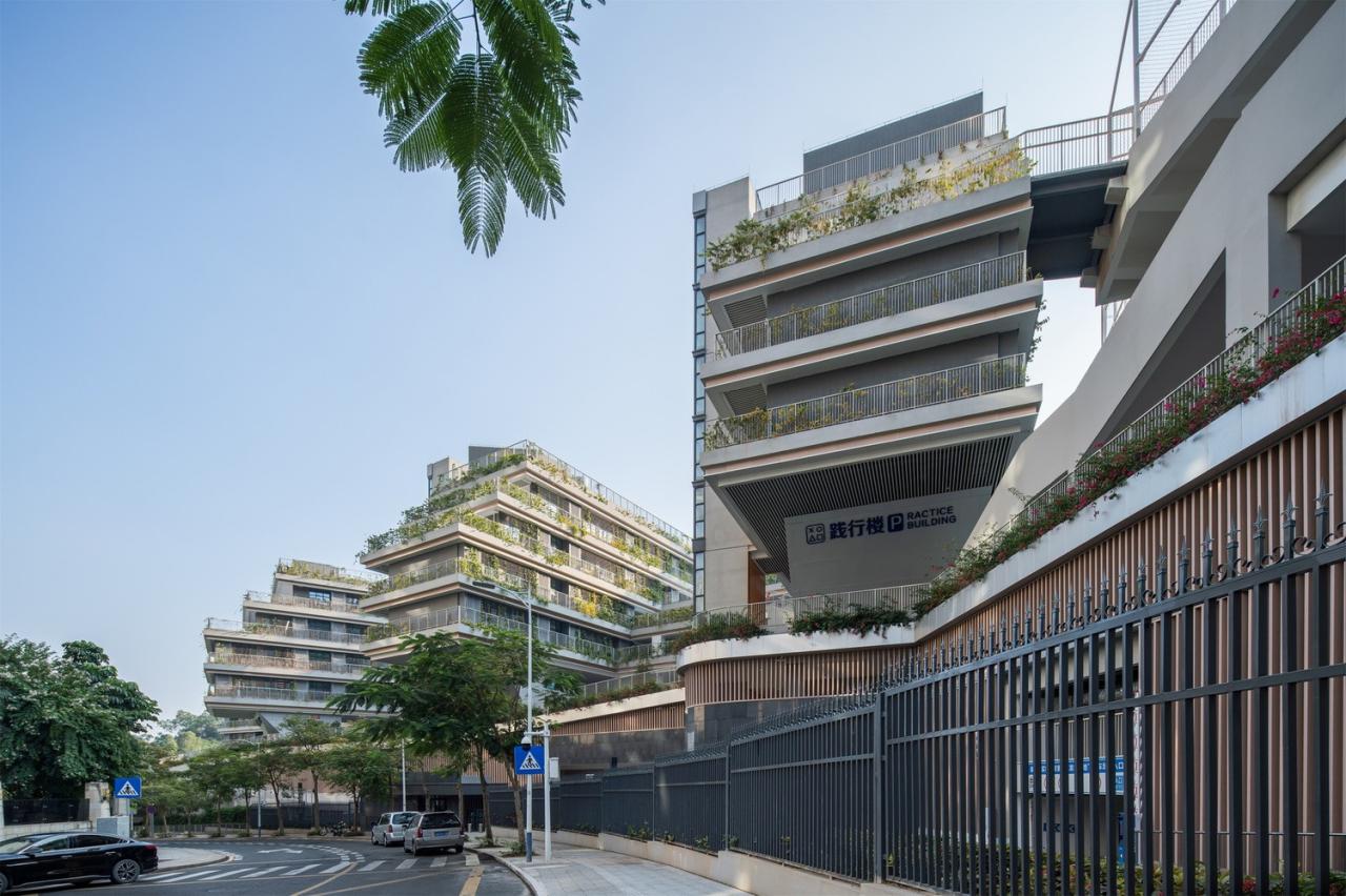 BIM建筑|“上山”校园：深圳福田实验教育集团侨香学校·北校区 / 申都设计