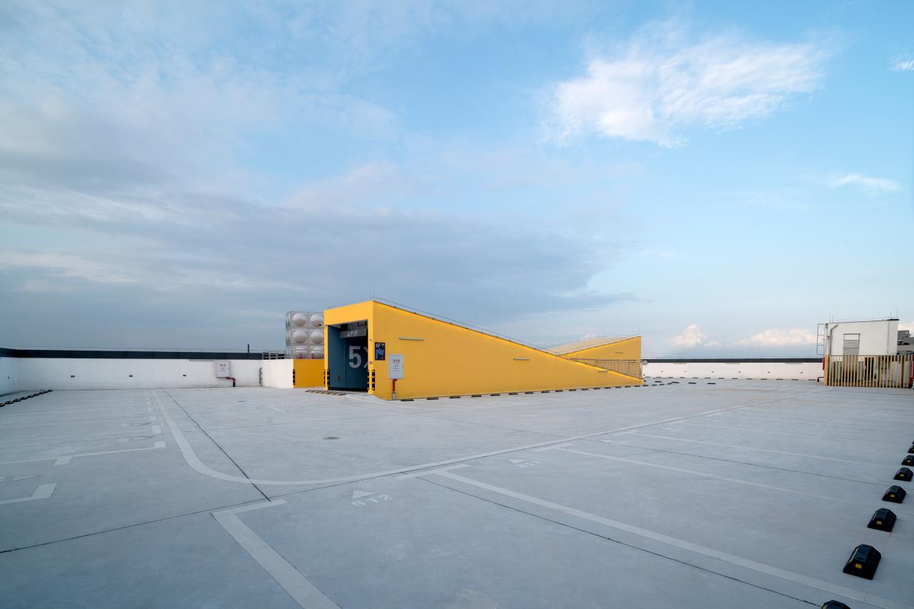 BIM建筑|洪梅镇中心区停车楼：小镇“边角地”的重生 / 森磊国际