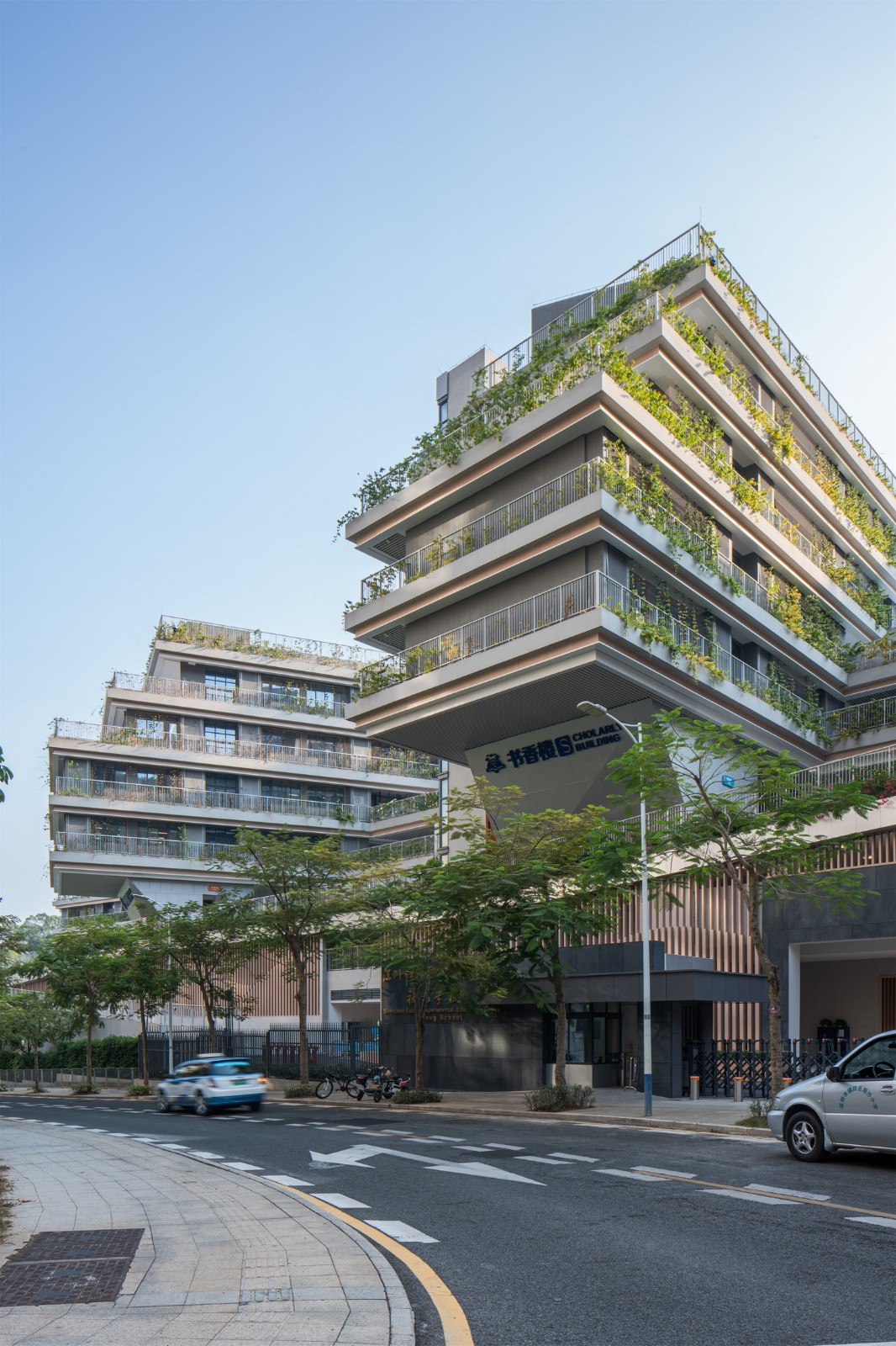 BIM建筑|“上山”校园：深圳福田实验教育集团侨香学校·北校区 / 申都设计